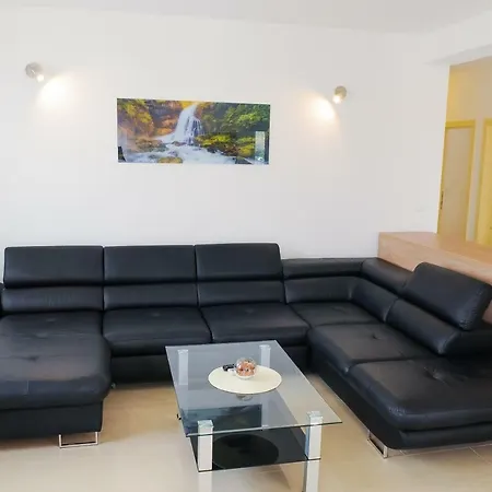 Anamarija Apartment *