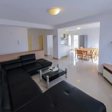 Anamarija Apartment